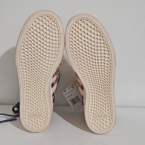 NWT Women's adidas Bravada 2.0 Platform Mid Urban and Colorful Style - Picture 2 of 8